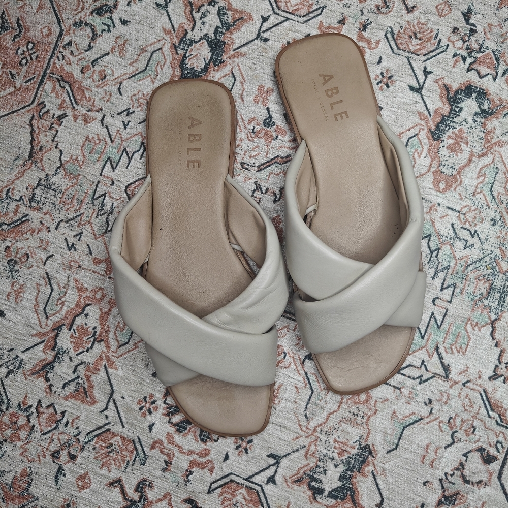 Able‎ slip ons